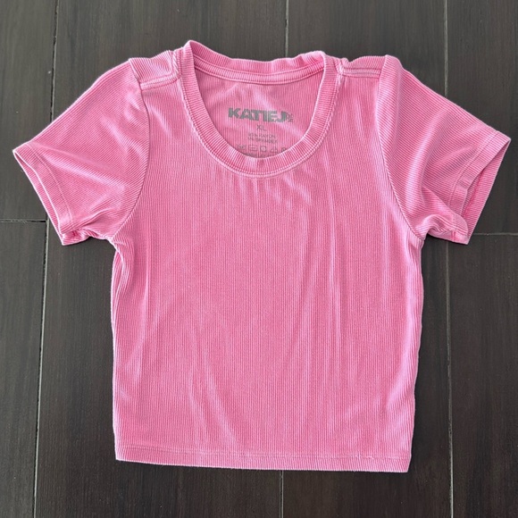 Katie J NYC Ribbed Crop Tshirt - Picture 1 of 3